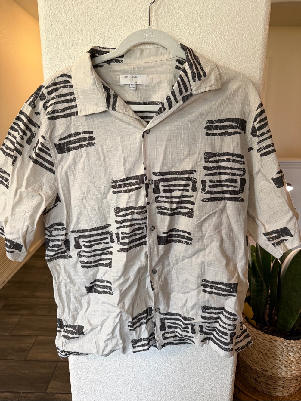 Ocean Current Short-Sleeve Printed Camp Shirt in Cream and Black